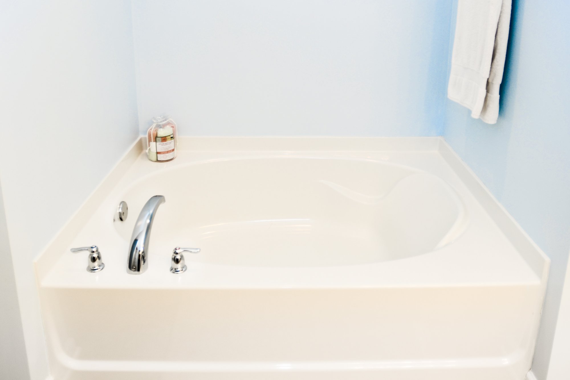 Bathtub Liners And Refinishing Angie S List Types Of Bathtub Liners