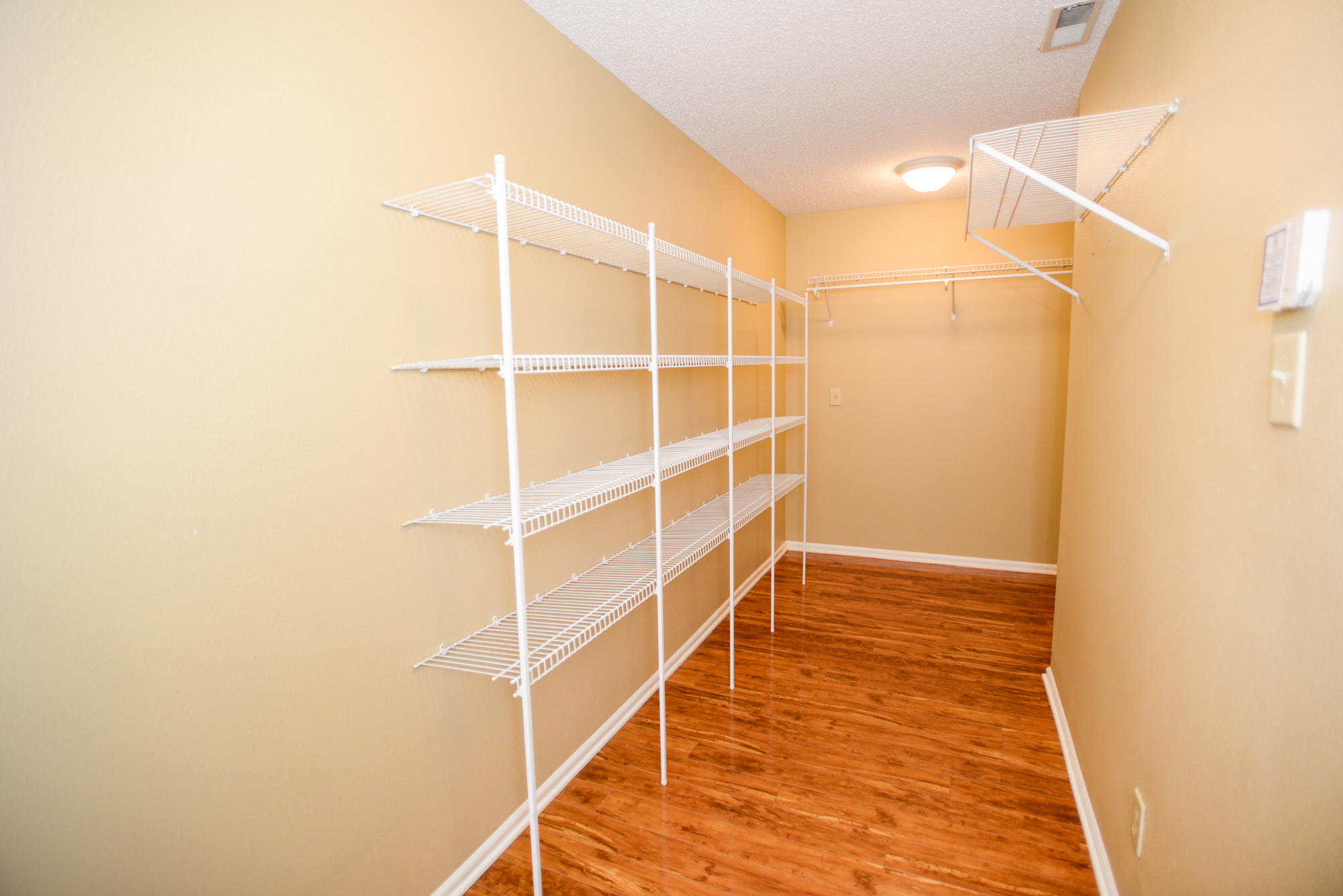 Custom Closet Design Ideas walk in closet design ideas master closet design ideas Bright Ideas For Closet Lighting Custom Closet Design Ideas posts prometidos closets americanos reach in closetwooden closetcustom closetscloset designssmall Bright Ideas For Closet Lighting