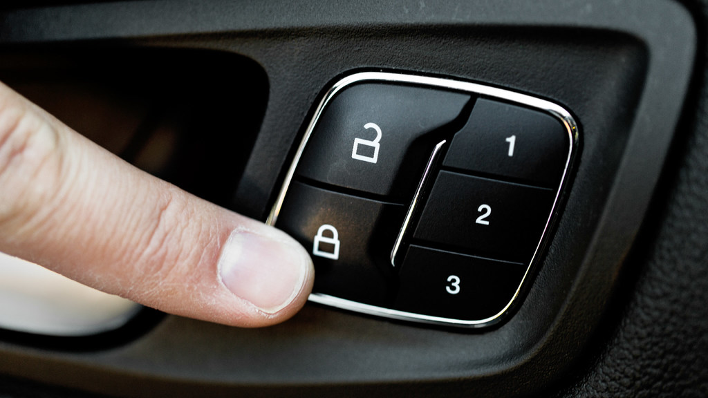 2006 Saturn Ion Power Lock Fuse - Power Lock