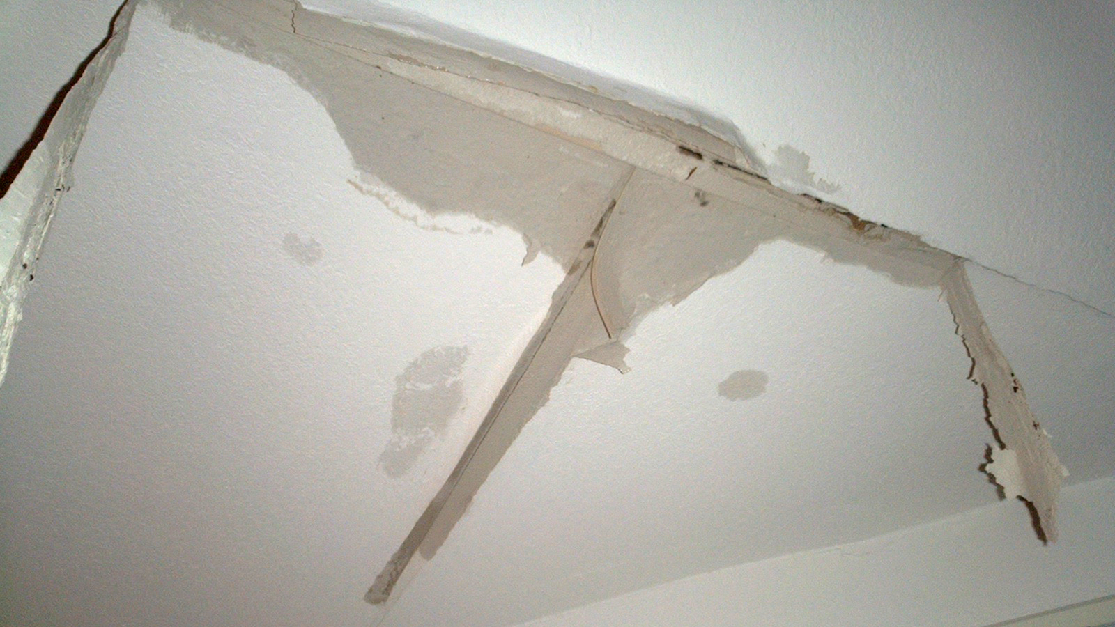 My Roof Is Leaking what to do when your new roof leaks | angie's list My Roof Is Leaking what to do when your new roof leaks | angie's list