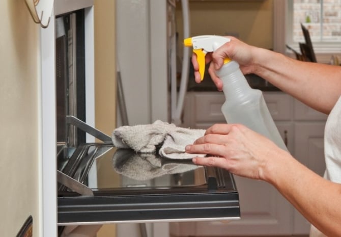 Thoroughly cleaning you oven is an essential part to every kitchen deep clean. (Photo by Brandon Smith)