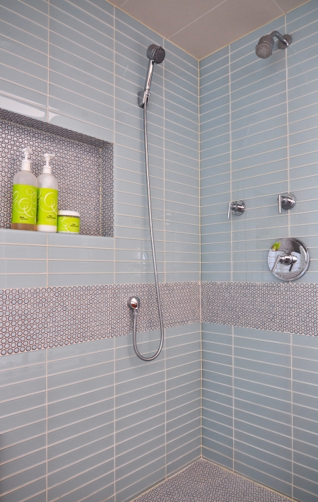 shower with niche