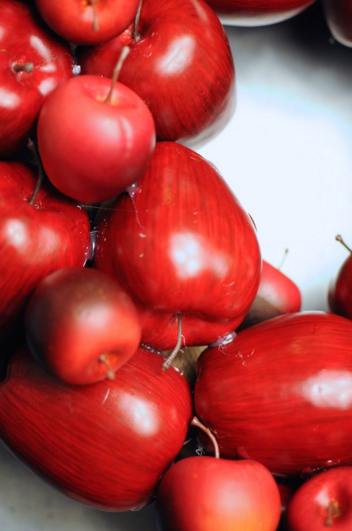making DIY apple wreath
