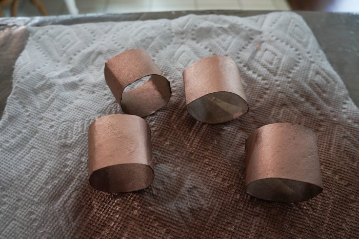Use gloves to avoid messy fingers, and let the napkin rings dry on a paper towel. (Photo by Deb Foglia)