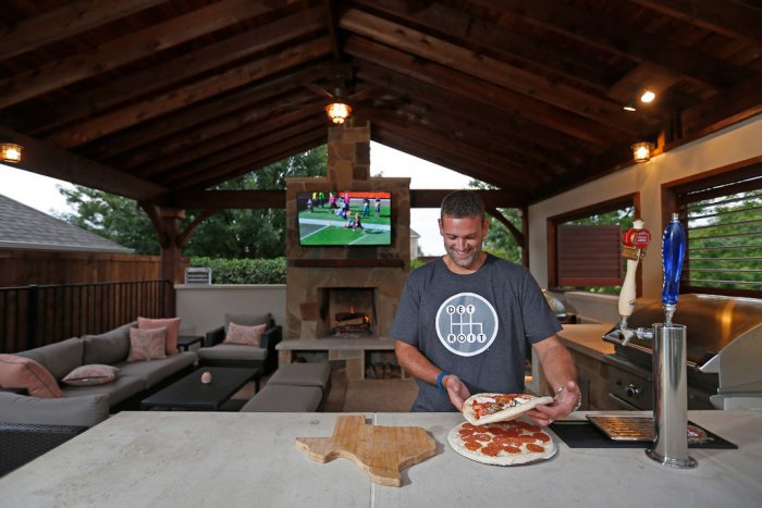 Jack Rutty's outdoor kitchen provided a great place to entertain family and friends. (Photo by Jae S. Lee)