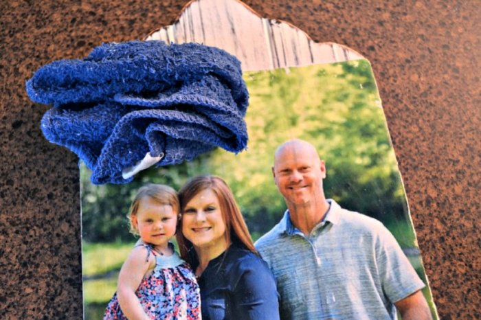 Wood photo transfer with damp cloth