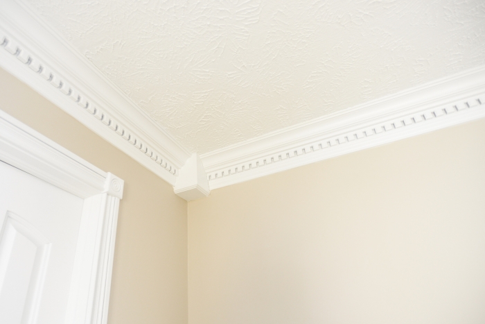 crown molding near ceiling