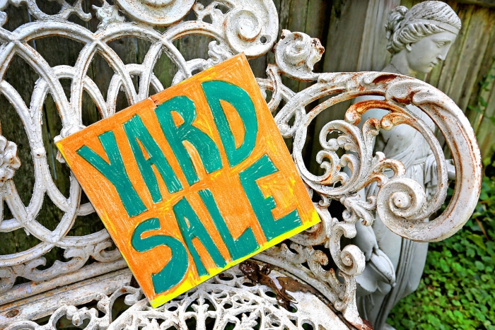 garage sale sign
