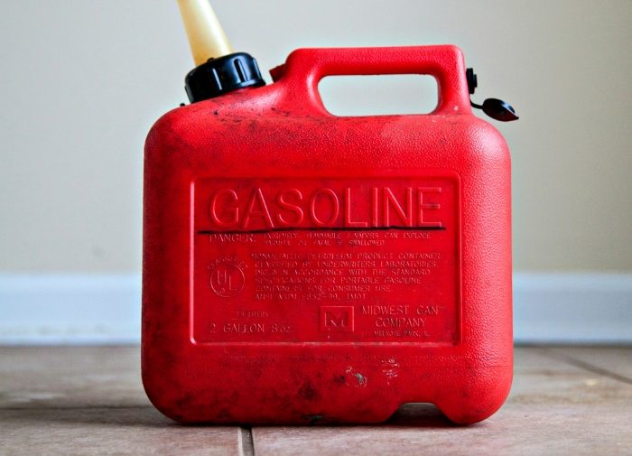 Plastic gasoline can