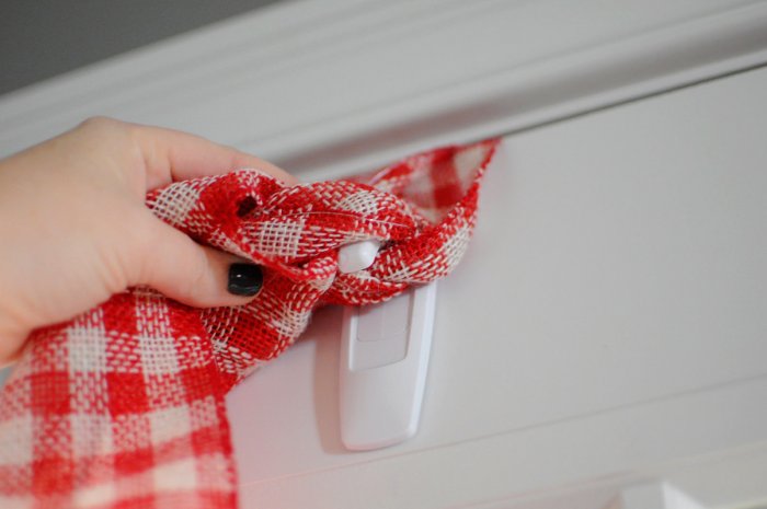 hanging DIY wreath