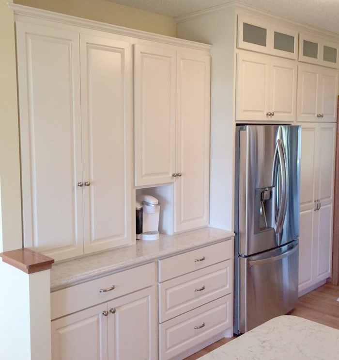 White kitchen cabinets