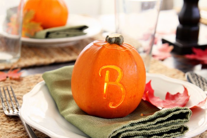 monogrammed pumpkin place card for Thankgiving