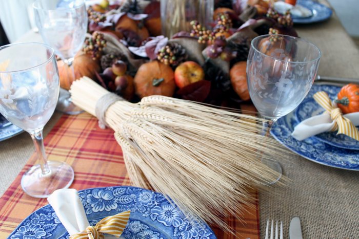 Thanksgiving table decorations