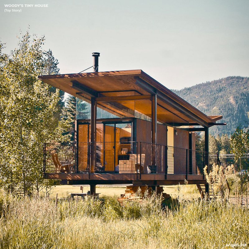 Woody's tiny house exterior
