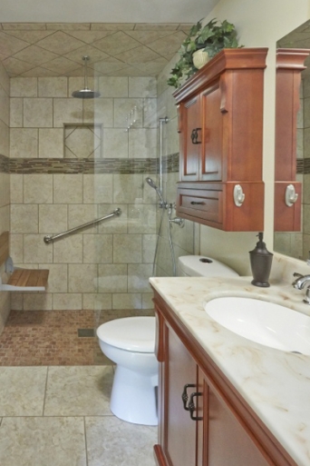bathroom with grab bars