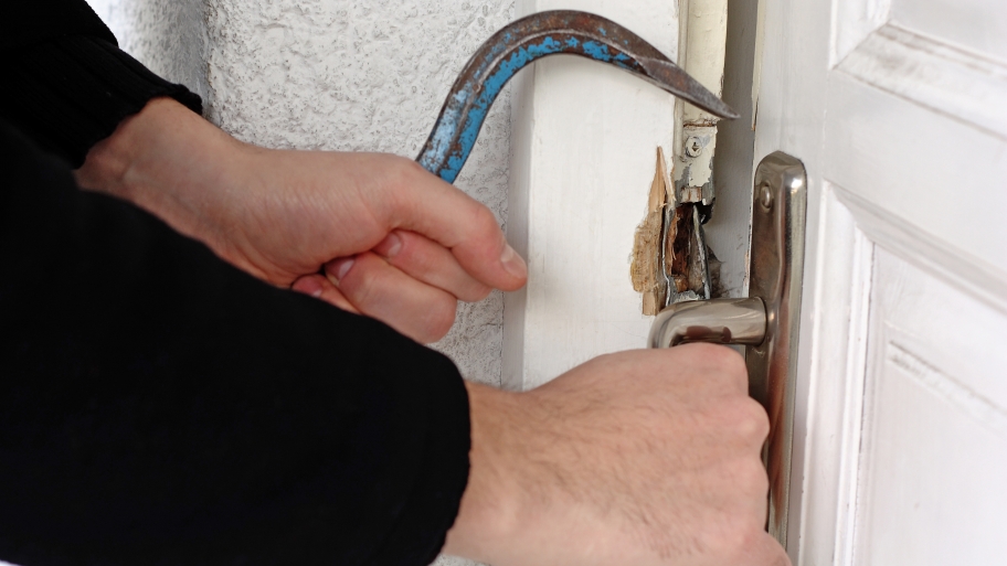 burglary burglar crowbar