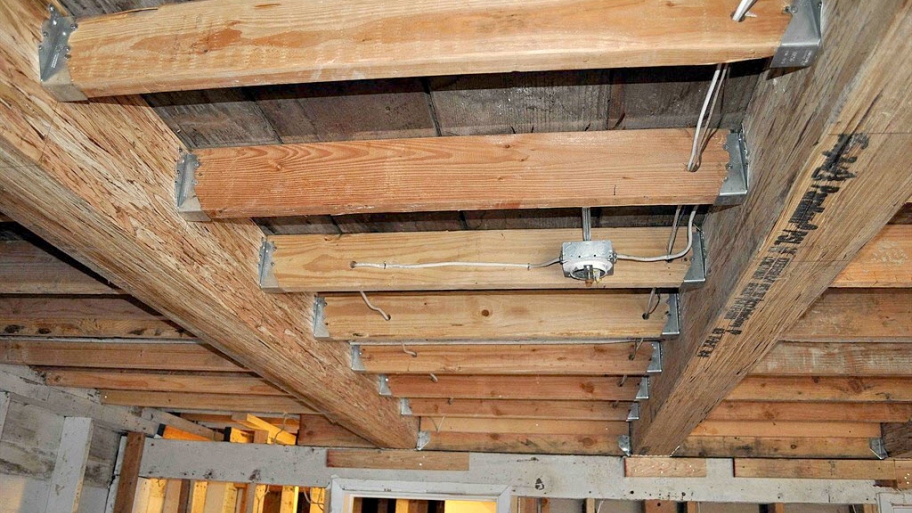 Earthquake-resistant reinforcement