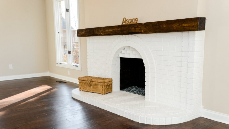 Give Your Fireplace A Makeover With These Updates Angie S List Homeowners Are Updating Their Fireplaces For A More Modern Clean Look Angie S List Summer Galyan