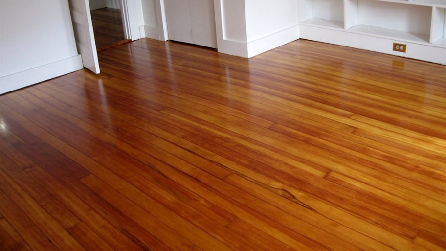 What You Need To Know About Flooring Estimates Angie S List Hardwood Flooring In A Room