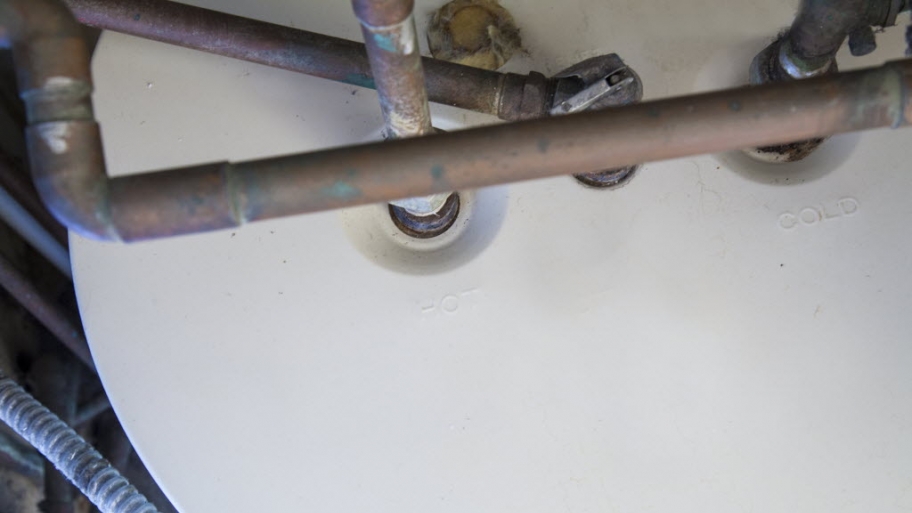 water heater pipes frozen