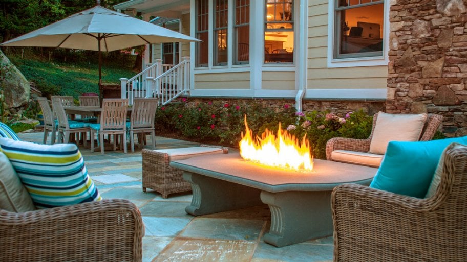 Gas fire pit