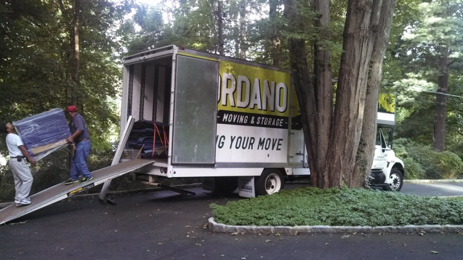 Hiring Movers what you need to know about hiring movers | angie's list Hiring Movers what you need to know about hiring movers | angie's list