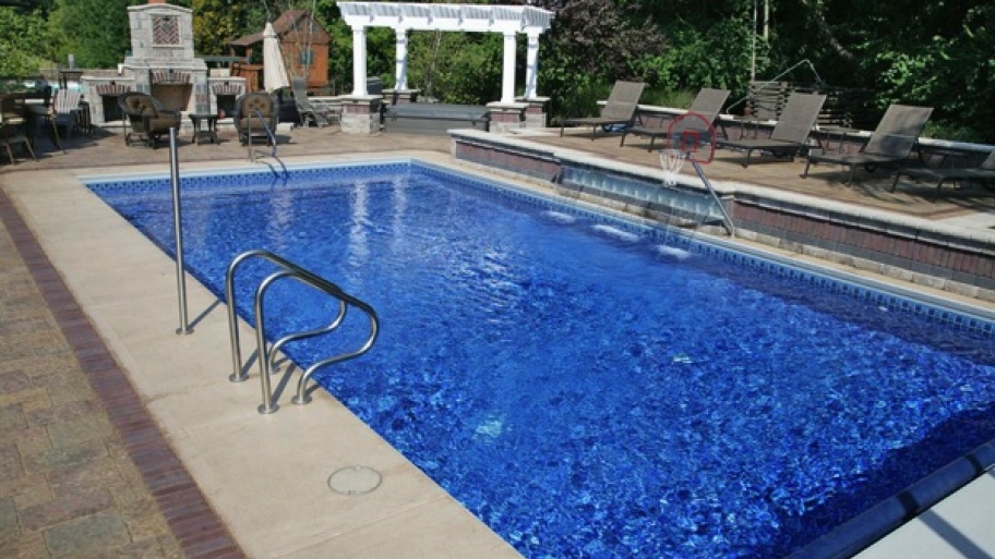 6 Tips For Winterizing Your Pool Angie S List 6 Tips For Winterizing Your Pool