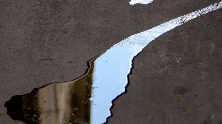 Oil leak