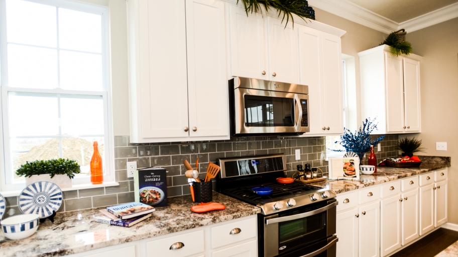 Diy Tips For Over The Range Microwave Installation Angie S List An Over The Range Microwave With Fan