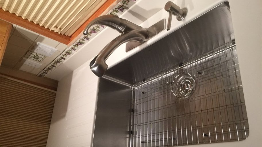stainless steel kitchen sink