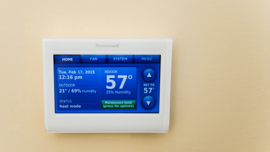 Is On Or Auto The Better Thermostat Setting Angie S List Touch Screen Thermostat