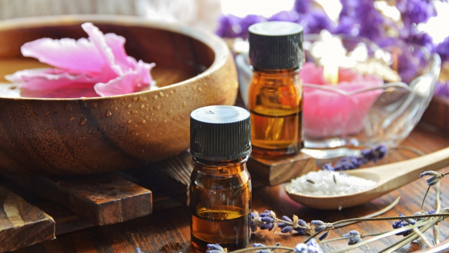 essential oils bottles