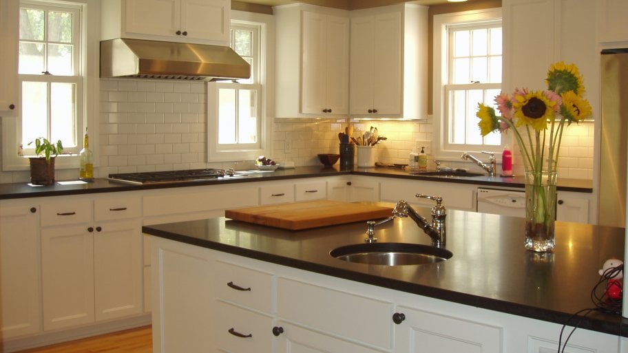 These 20 Stylish Kitchen Island Designs Will Have You Swooning