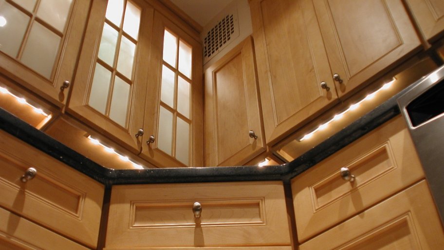 kitchen under lighting cabinet task lighting should use task lighting in my kitchen angies list kitchen under lighting cabinet task lighting should use task lighting in my kitchen angies list