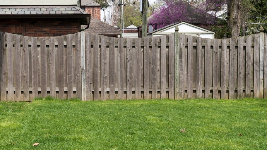 How Much Does a Privacy Fence Cost? | Angie's List