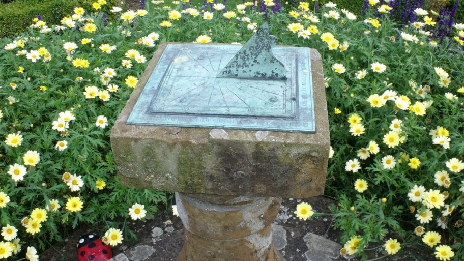 Sundials For Your Home And Garden Angie S List A Sundial Is Device That Can Be Used To Measure Time The Able Indicate By Using Path Of Sun As It Moves Across Sky