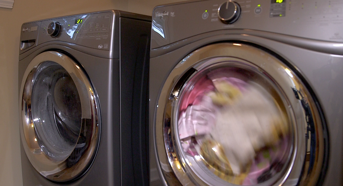 Washer And Dryer Ing Guide Angie S List Video 5 Cool Washer Dryer Features