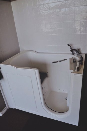 Walk-in bathtub company fits customers\' needs | Angie\'s List Walk-in bathtub company fits customers\' needs | Angie\'s List
