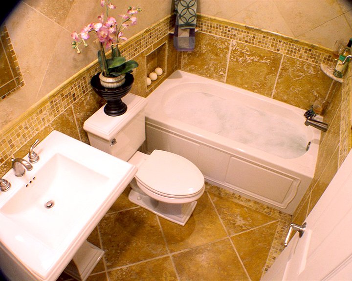 bathroom remodel with pedestal sink