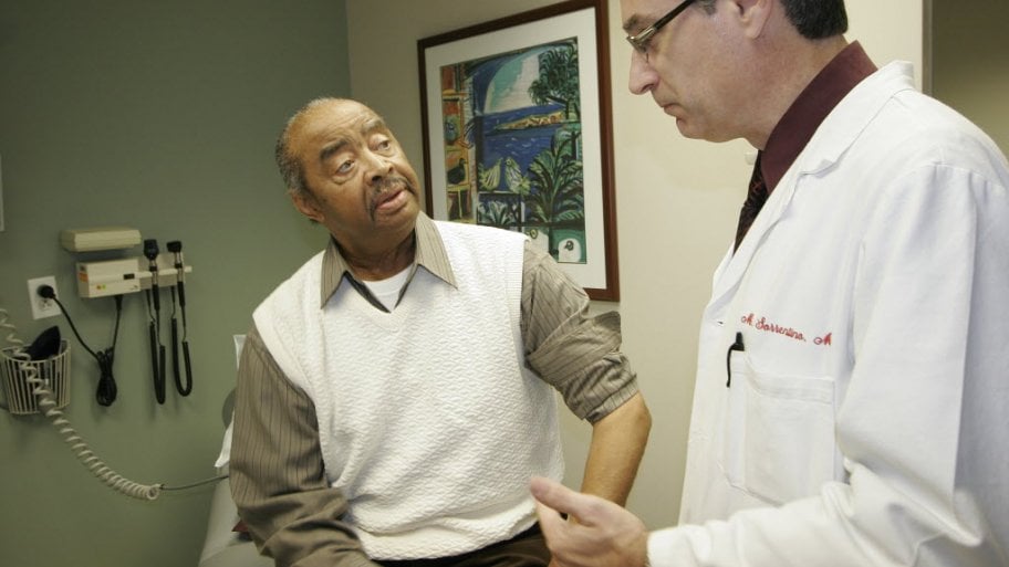 Cardiologist meets with a patient