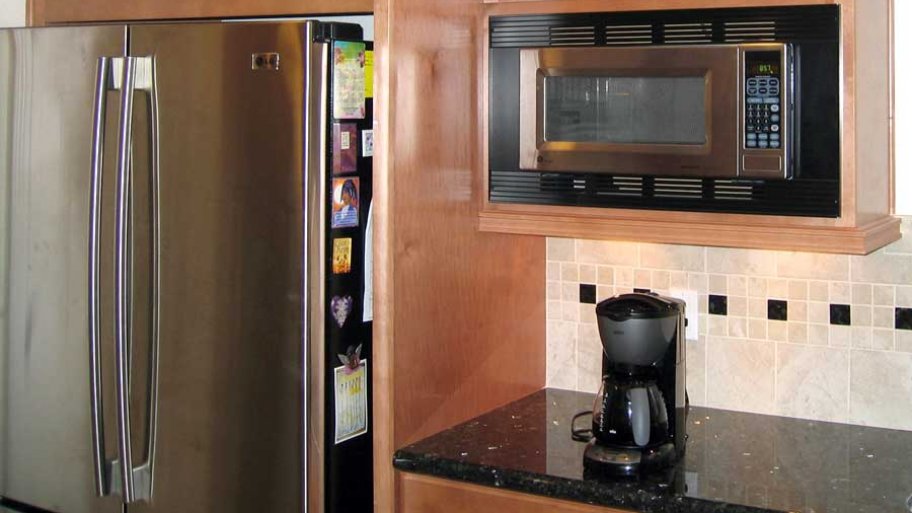 Small Liances And Kitchen Gadgets Guide Angie S List Small Liances Microwave And Coffee Maker