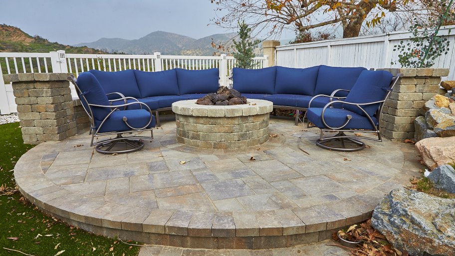 paver patio with fire pit